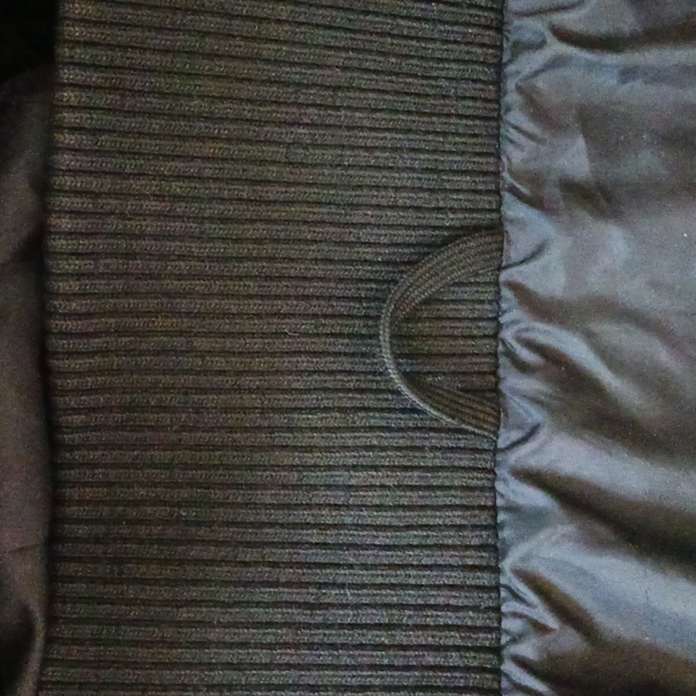 Canada Goose Blk Short Puffer W Hood Jacket. - Picture 12 of 14